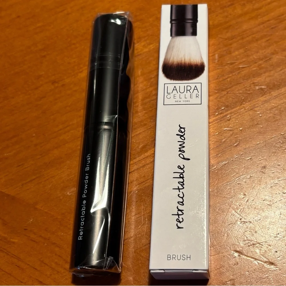 Laura Geller Retractable Powder Brush